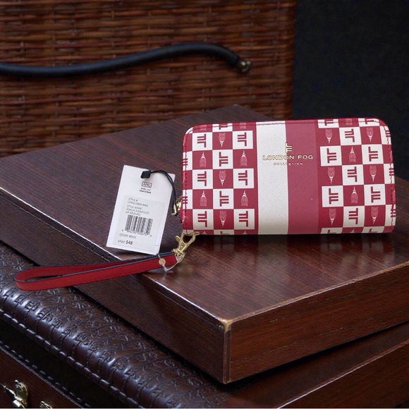 London Fog Ada Signature Zip Around Wallet (Brick Red) NWT - Picture 3 of 8